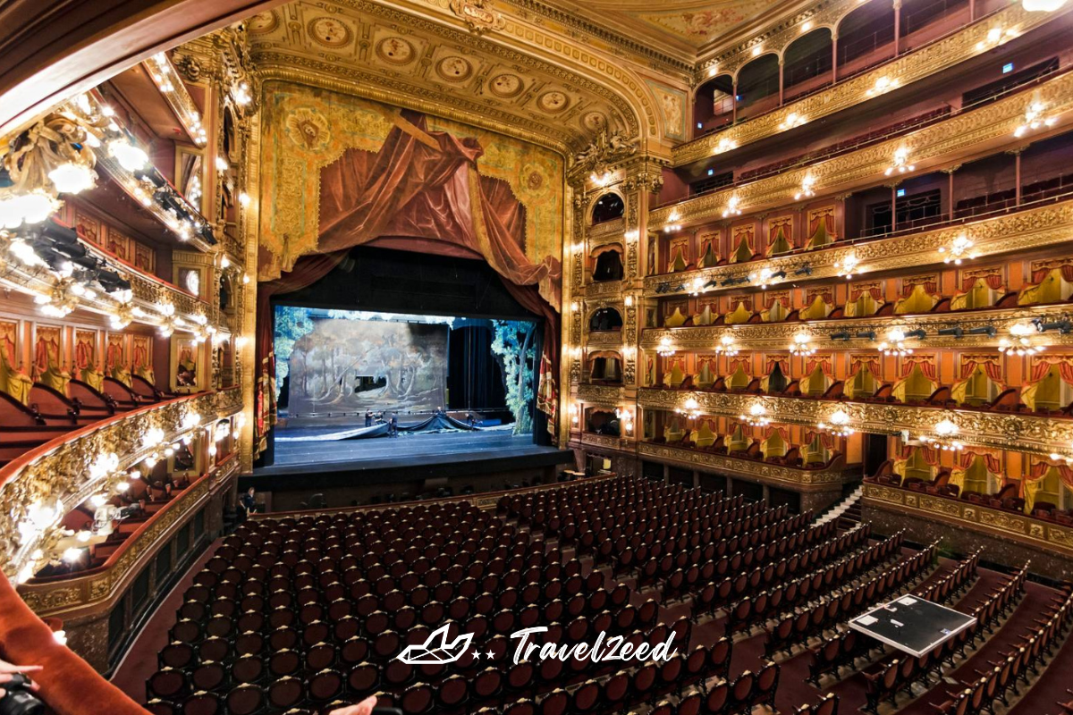 โรงละครโคลอน (Teatro Colon)